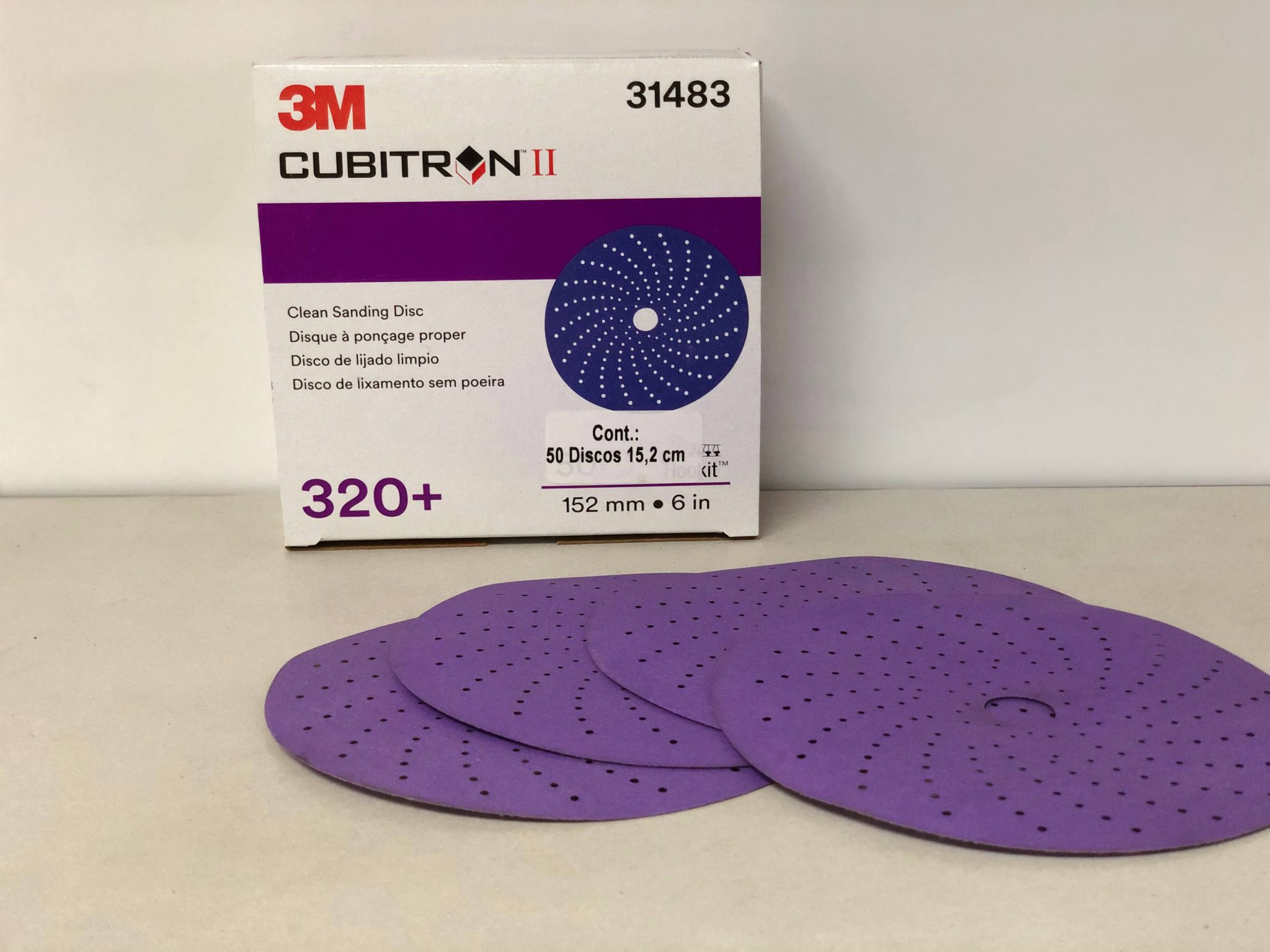 3M 31486 Cubitron II Hookit 6 in. 600 Grit Clean Sanding Abrasive Disc 3M 31486 Cubitron II Hookit 6 in. 600 Grit Clean Sanding Abrasive Disc